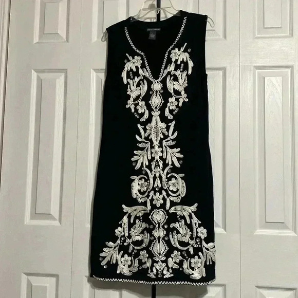 Chelsea and Theodore Black & cream  Embroidered & rhinestone dress size large - Picture 1 of 11